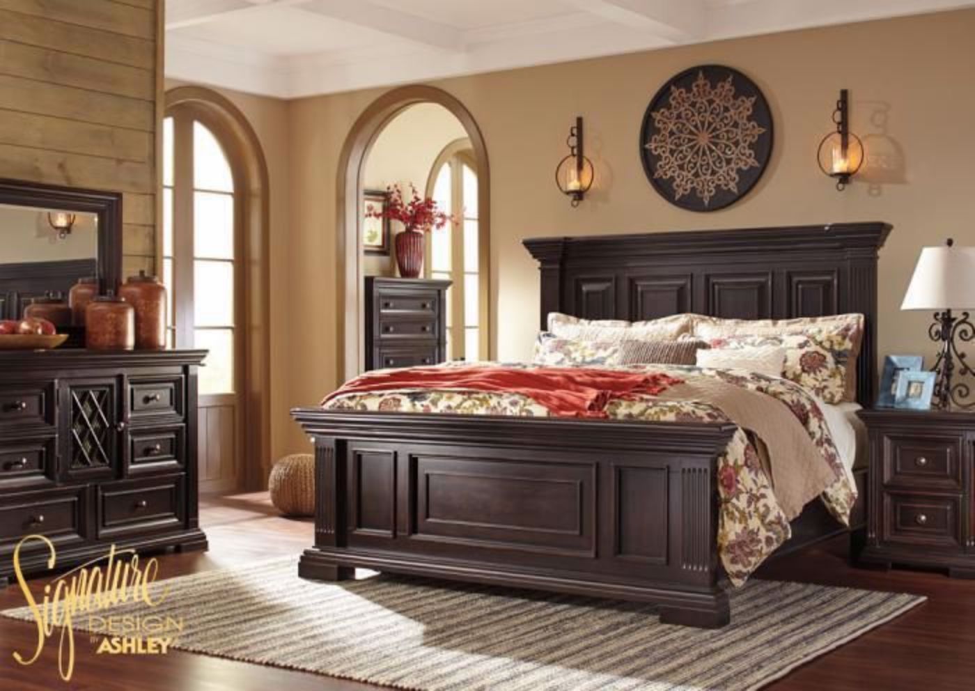 Picture of Willenburg Bedroom Set - Dark Brown