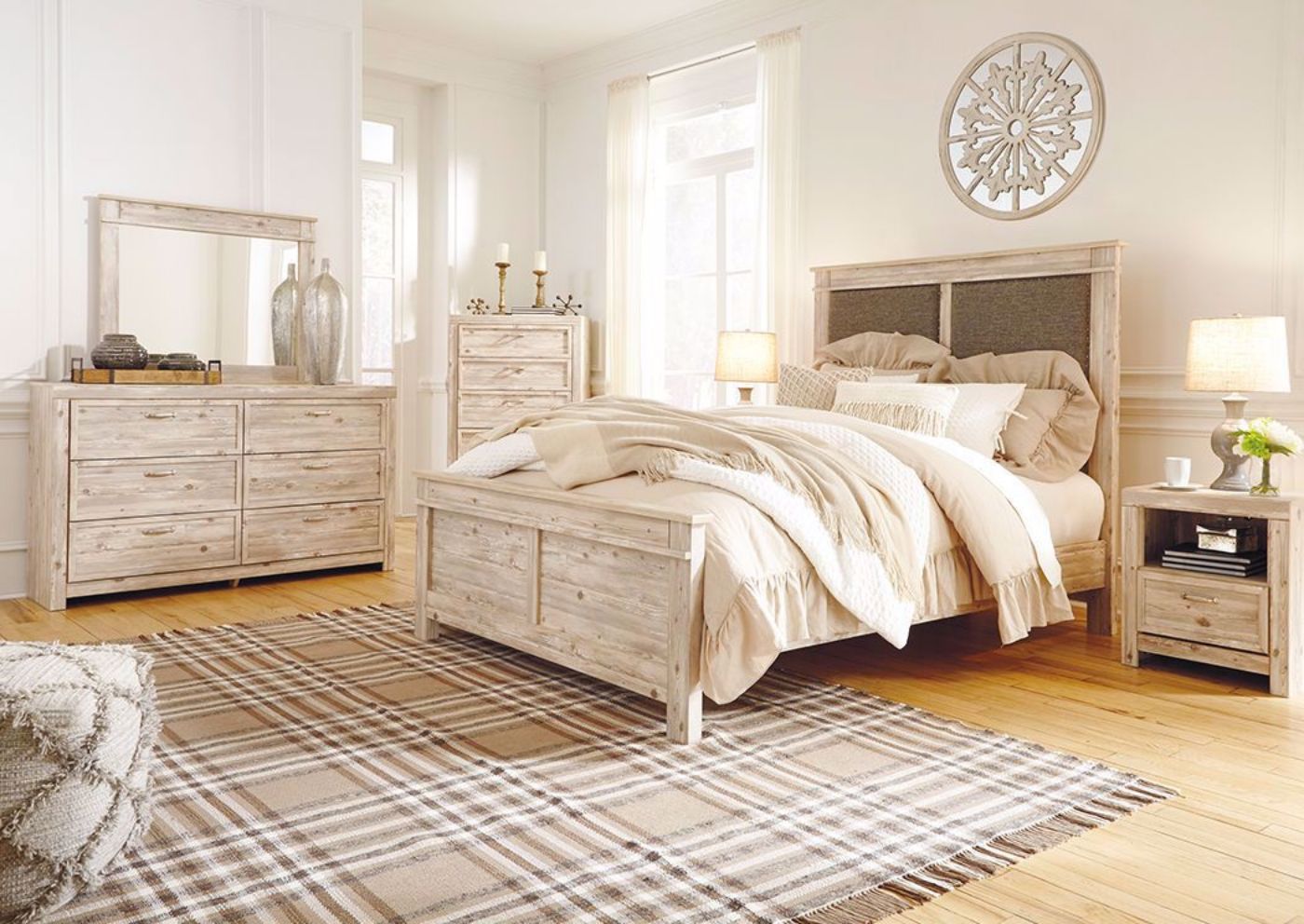 Picture of Willabry Bedroom Set - Beige