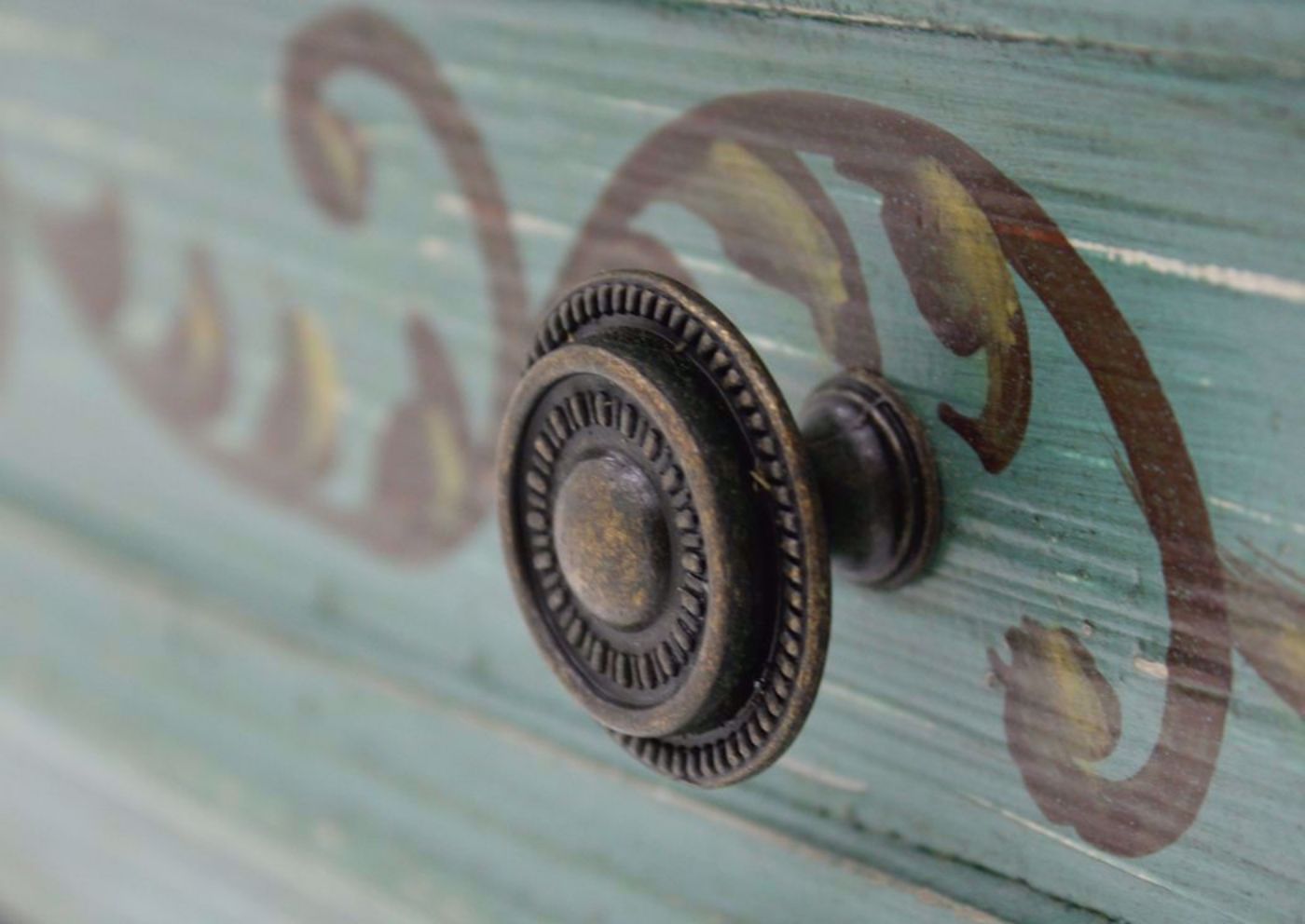 Dearington Coast Cabinet, Teal, Drawer Knob| Home Furniture Plus Bedding