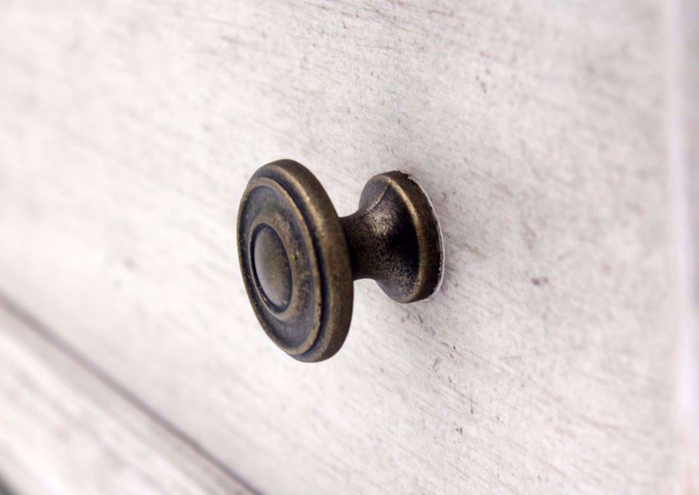 Rustic White Heartland Chesser with Mirror Showing the Metal Drawer Pull | Home Furniture Plus Bedding