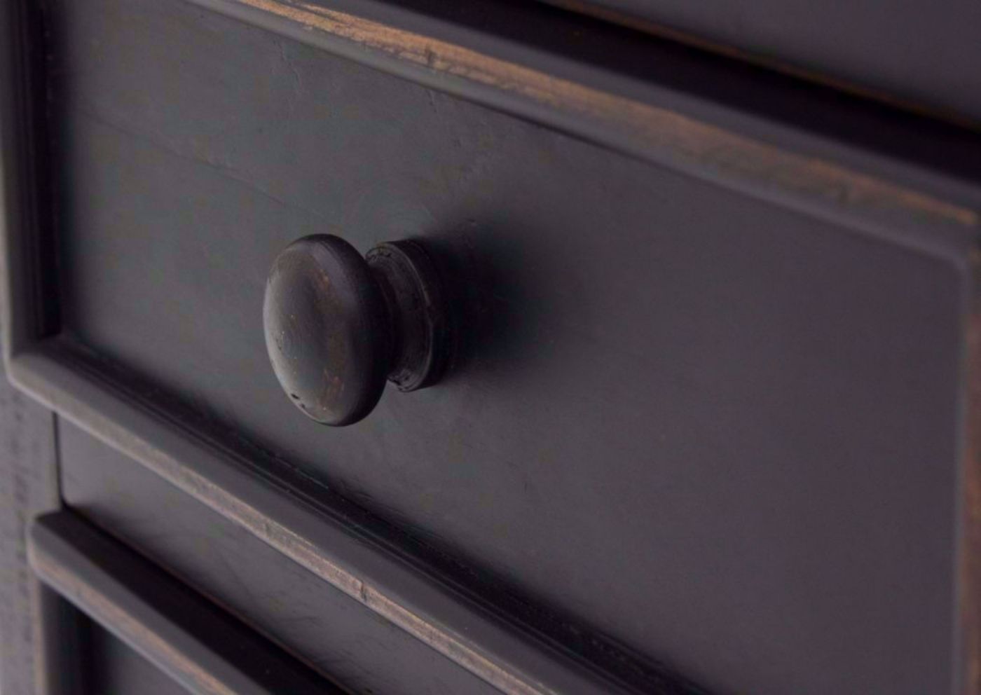 Black Chatham 3 Drawer End Table Drawer Knob Detail | Home Furniture Plus Bedding