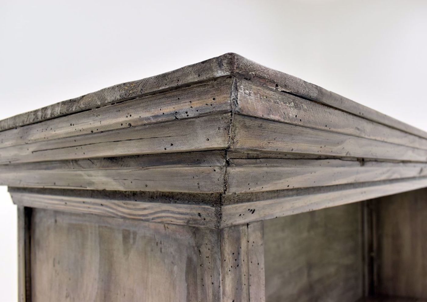 Granite Brown Westgate Entertainment Center by Vintage Furniture close up of hutch molding | Home Furniture Plus Bedding
