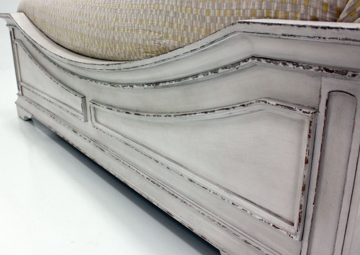 Picture of Stevenson Manor King Size Bedroom Set - White