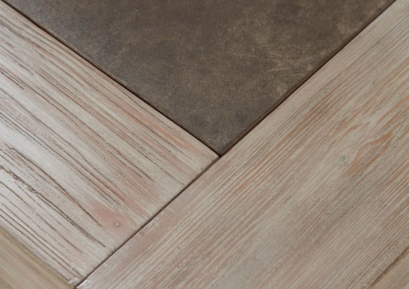 Close Up of the Table Top with Inset on the Hennington End Table | Home Furniture Plus Bedding