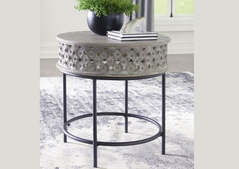 Room Shot of the Rastella End Table with Light Gray Top and Matte Black Base | Home Furniture Plus Bedding