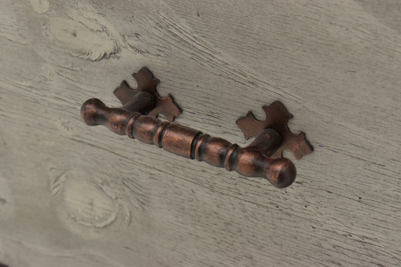 Close Up View of the Hardware on the Carson Lift Top End Table in Granite by Vintage Furniture | Home Furniture Plus Bedding