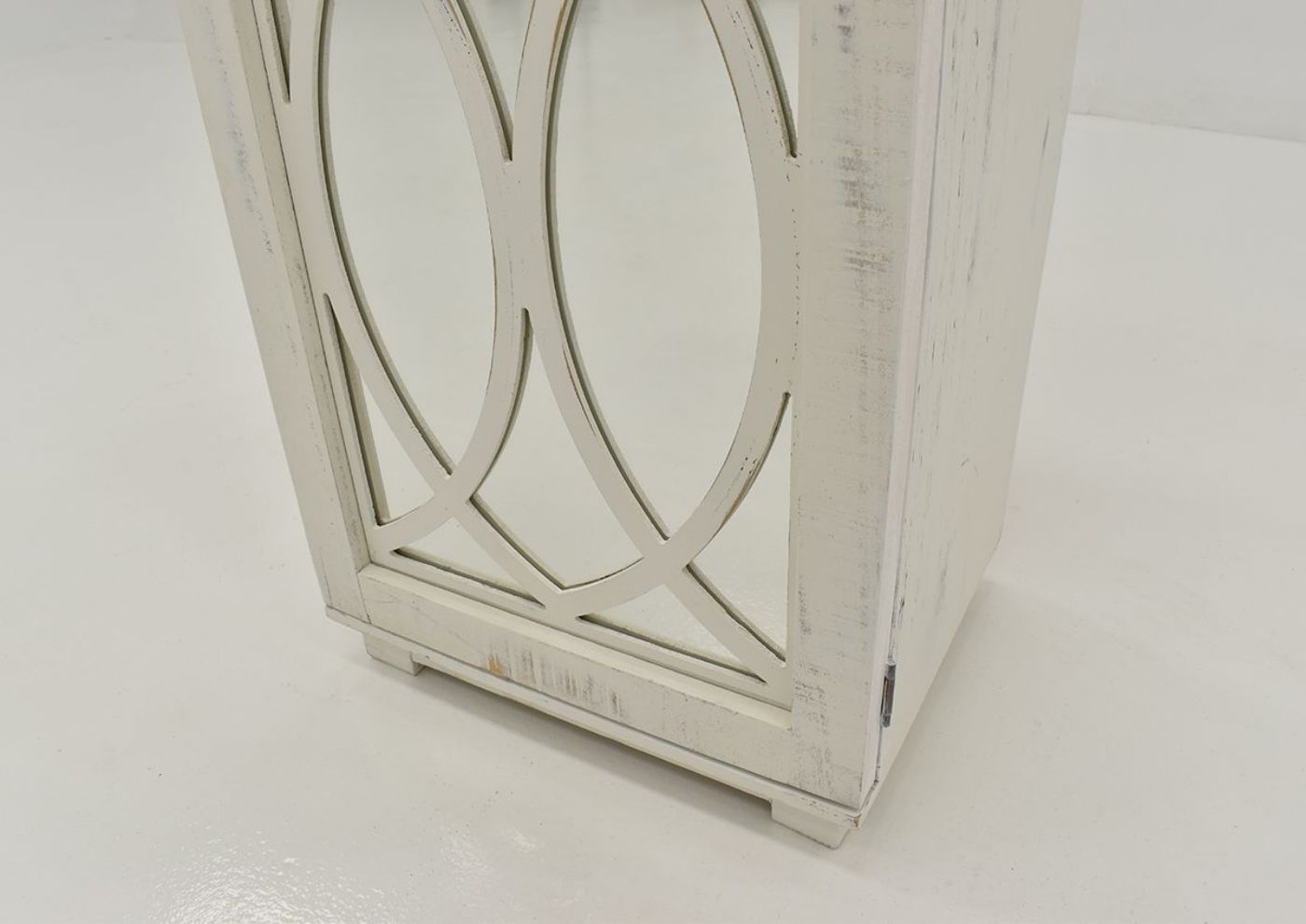 Close Up of the Front Door with Overlay and Mirror on the Fish Accent Cabinet - White | Home Furniture Plus Bedding