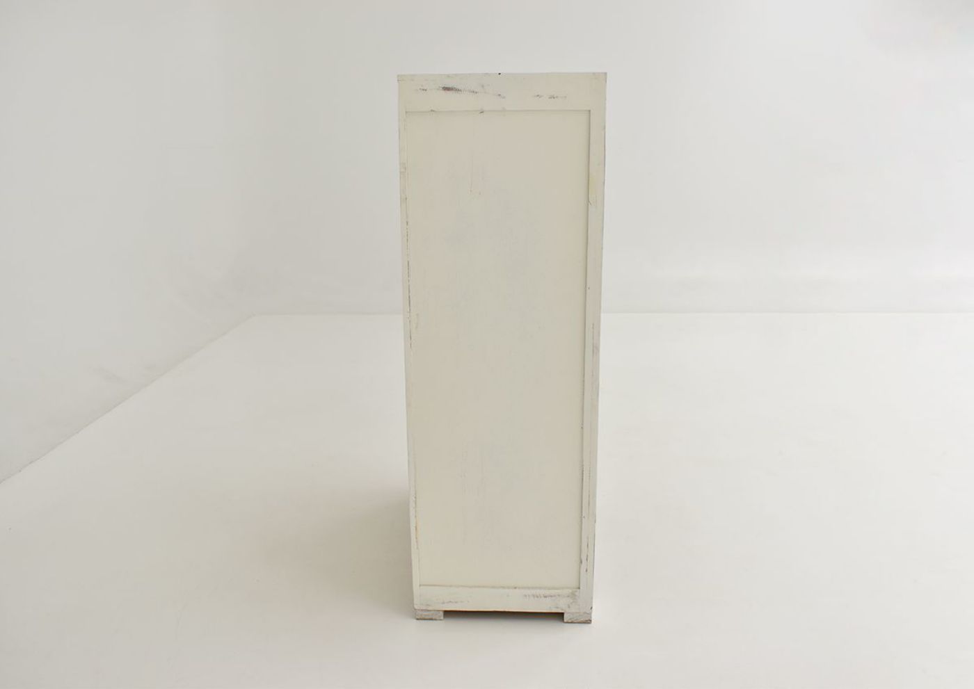 Side View of the  Two-Tone White with Brown Windjammer Chest of Drawers by Vintage Furniture | Home Furniture Plus Bedding