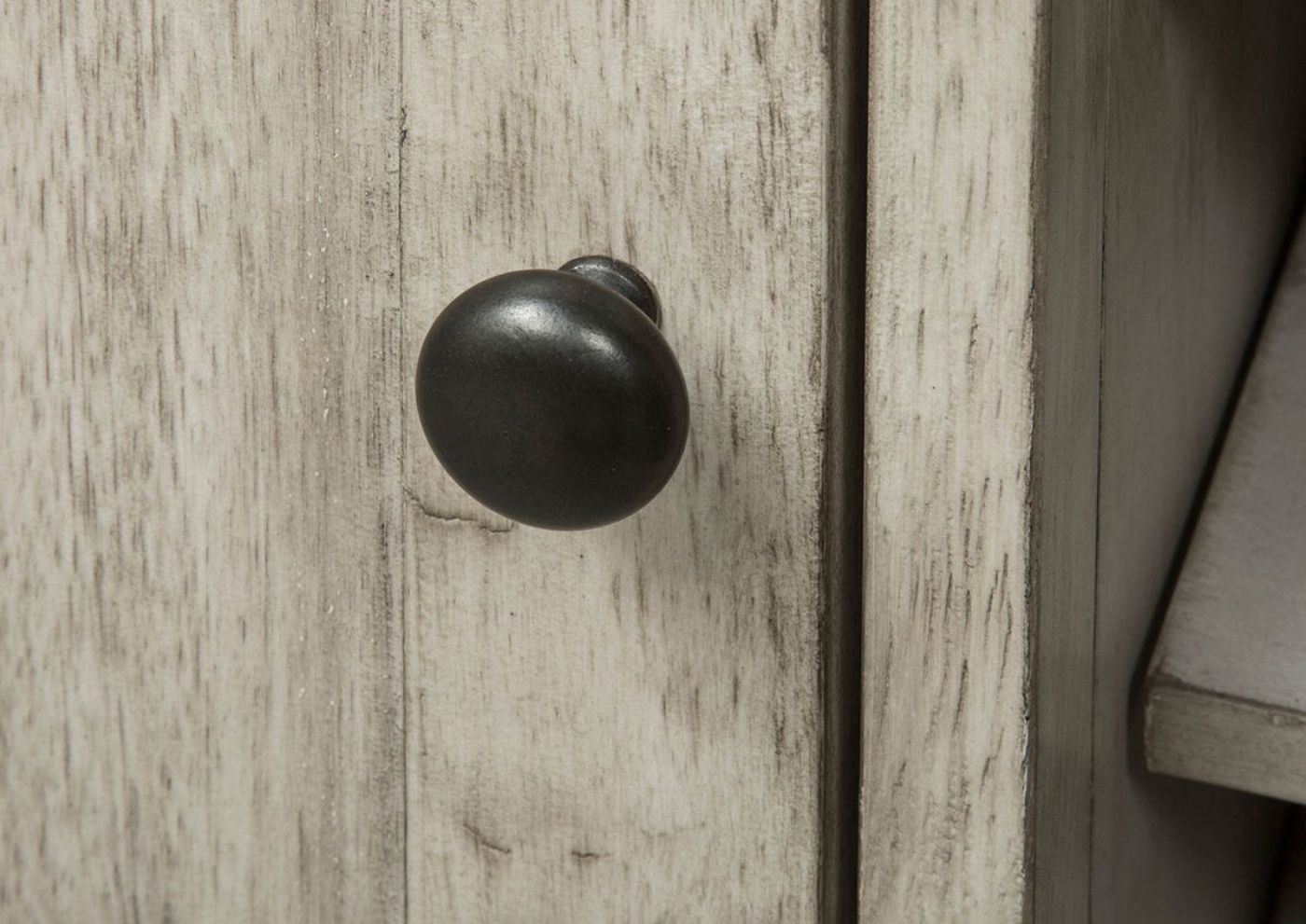 Knob on the Willowrun Sideboard in Rustic White with Weathered Gray Top by Liberty Furniture | Home Furniture Plus Bedding