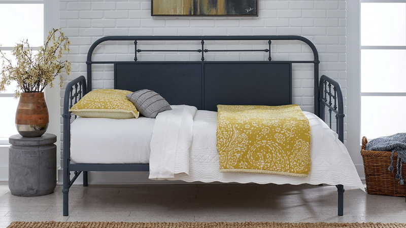 Room View of the Vintage Metal Daybed in Navy by Liberty Furniture | Home Furniture Plus Bedding