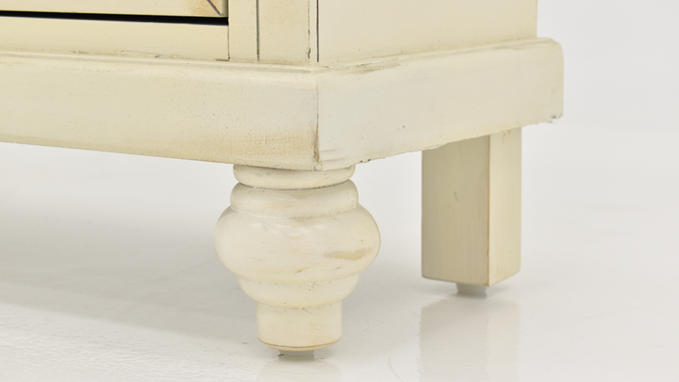 Dove 3 Door Console Cabinet with Off White Finish, Close Up of Bottom with Feet | Home Furniture Plus Bedding