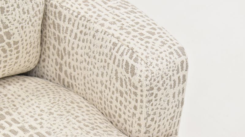 Picture of Skipper Swivel Chair - Off White 