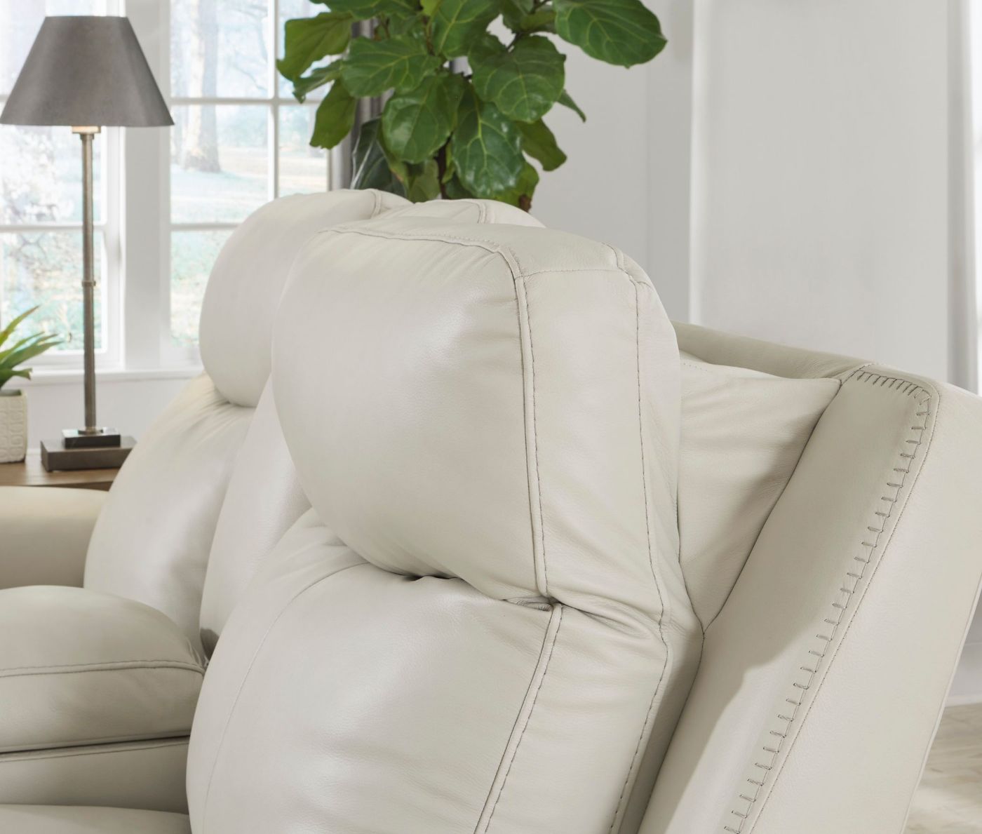 Picture of Mindanao POWER Recliner - White