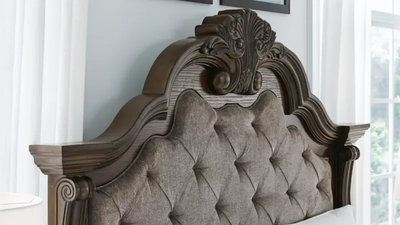 Picture of Maylee Queen Upholstered Bedroom Set