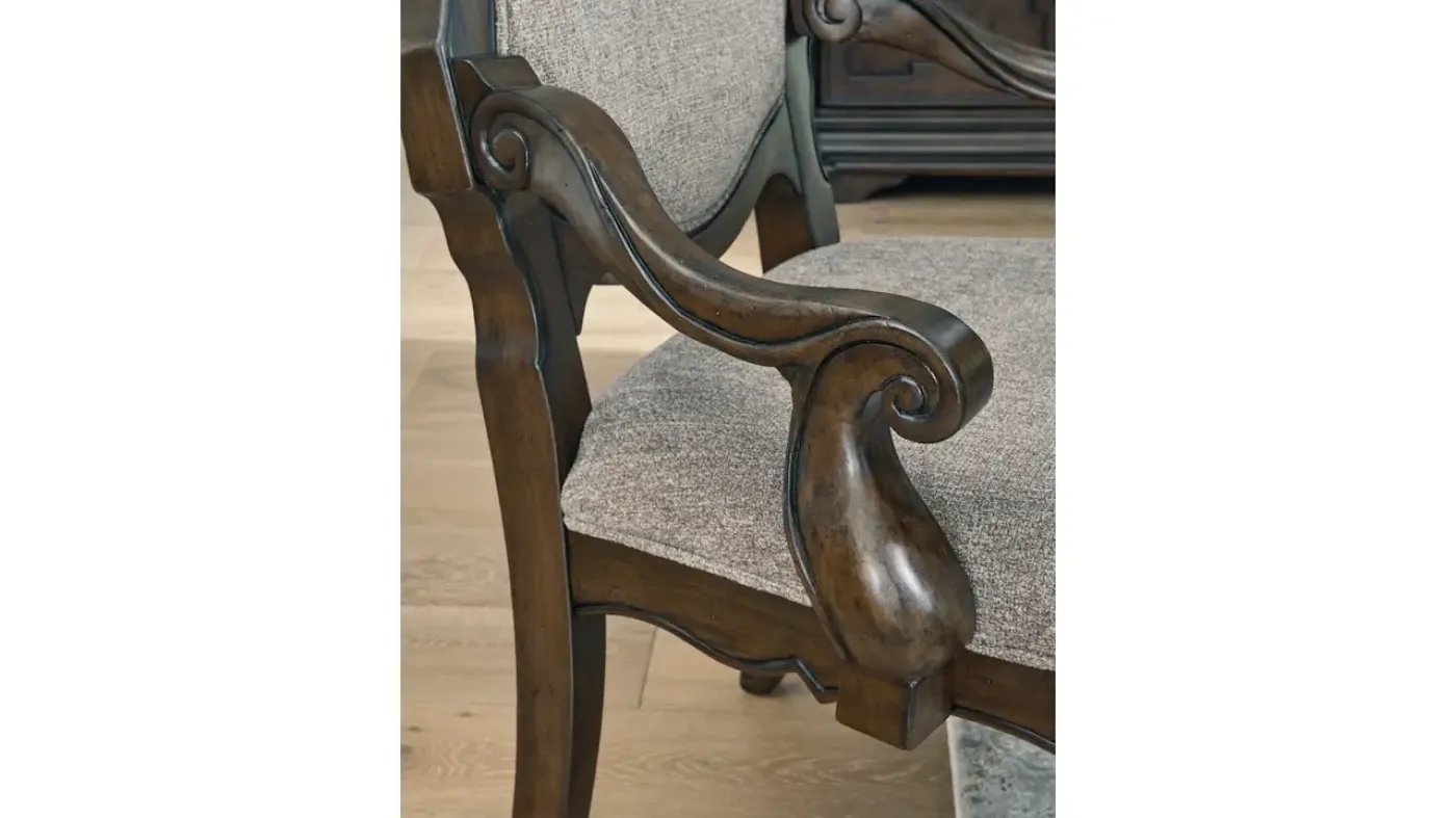 Picture of Maylee 7-Piece Dining Set