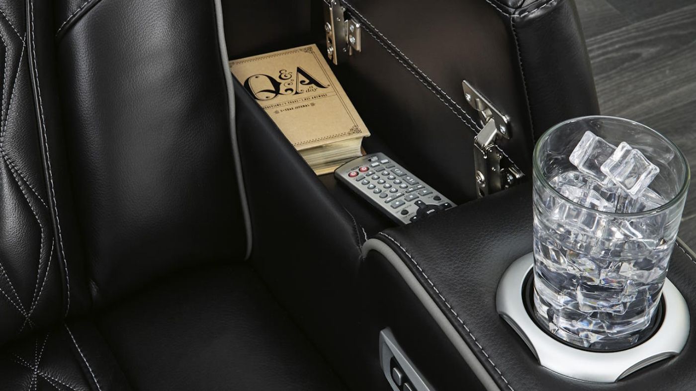 Picture of Boyington Power Leather Recliner - Black