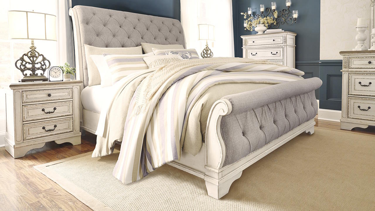 Chipped white deals bedroom set