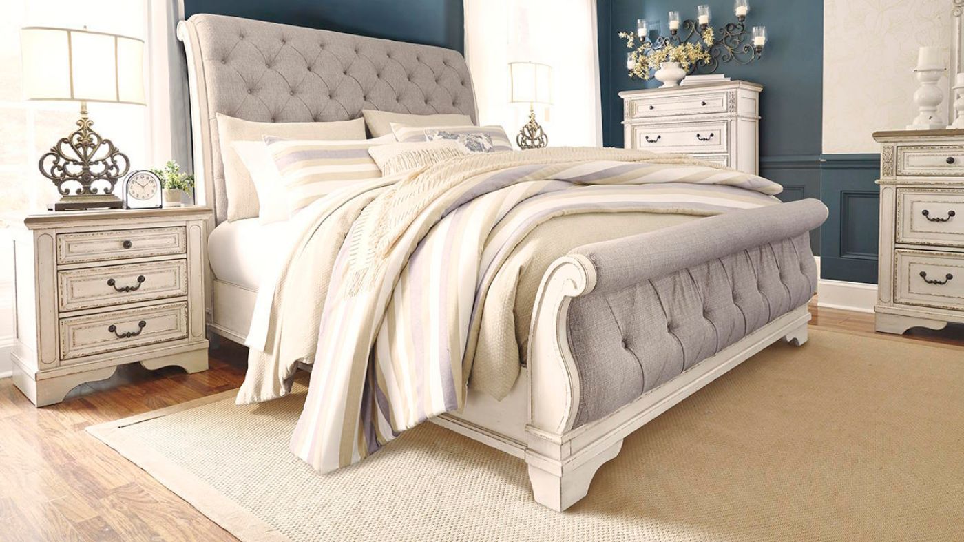 Picture of Realyn Queen Sleigh Bed Set - Off White