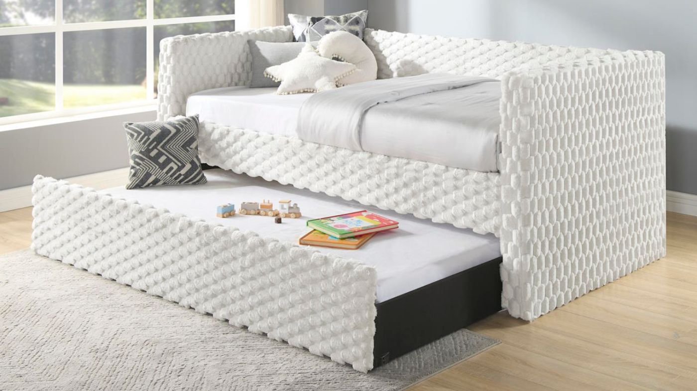 Picture of Fluffy Daybed with Trundle - White