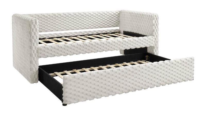 Picture of Fluffy Daybed with Trundle - White