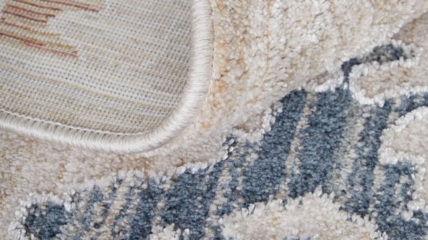 Picture of Pasha Medium Rug - Off White & Multi