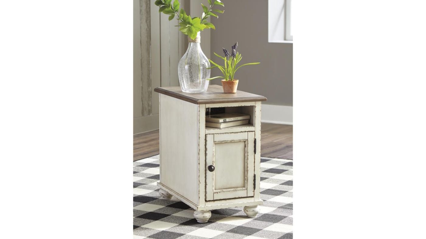 Picture of Realyn Chairside End Table