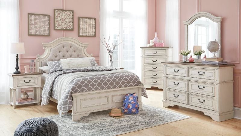 Picture of Realyn Youth Full Size Bedroom Set - White