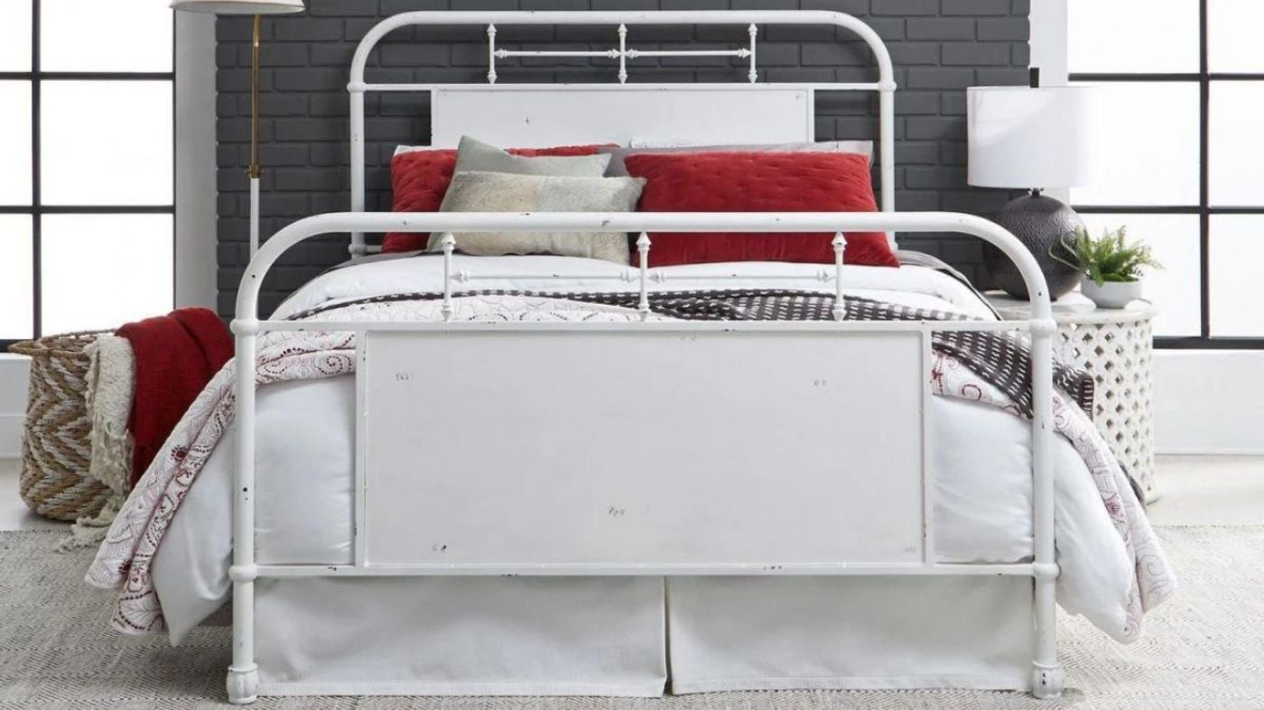Picture of Vintage King Metal Bed - White