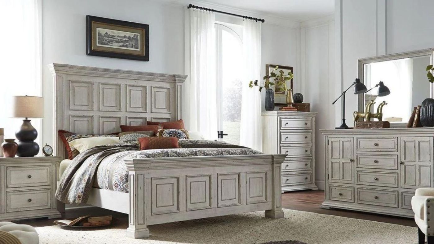 Picture of Big Valley King Size Bedroom Set - White