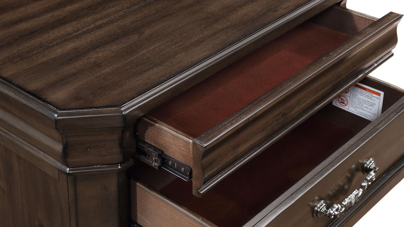 Picture of Lyndhurst Queen Storage Bedroom Set