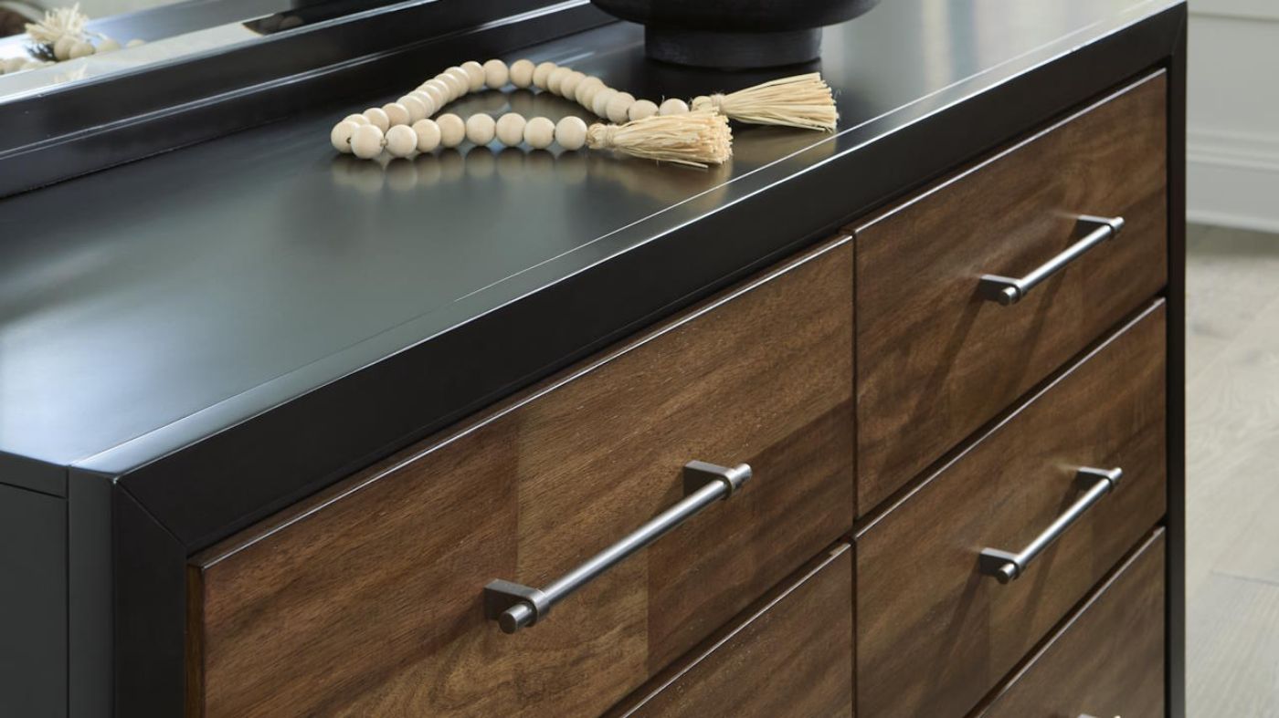 Picture of Kraeburn Queen Storage Bedroom Set