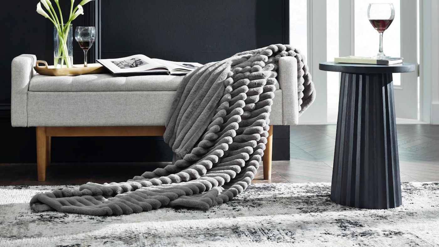 Picture of Alsonwell Gray Throw