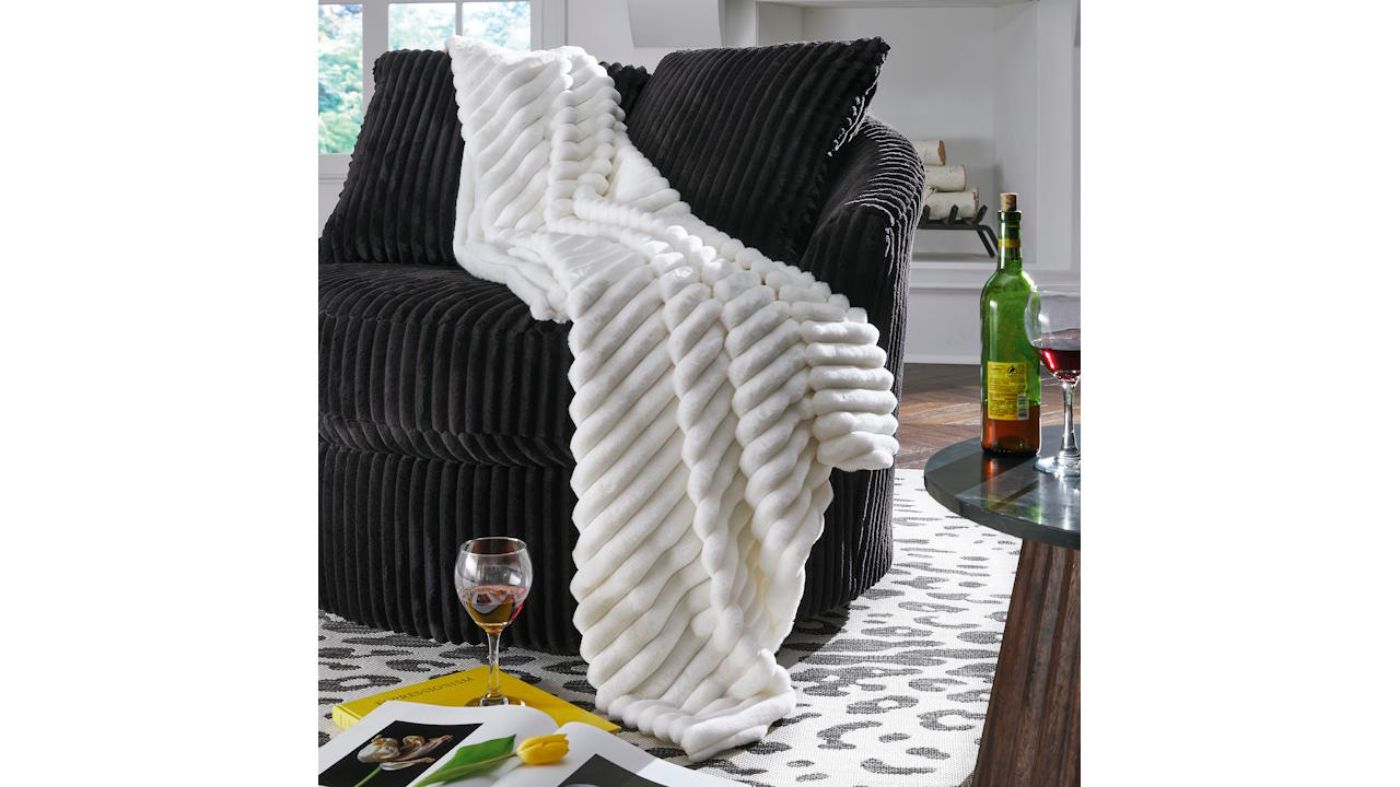 Picture of Alsonwell White Throw
