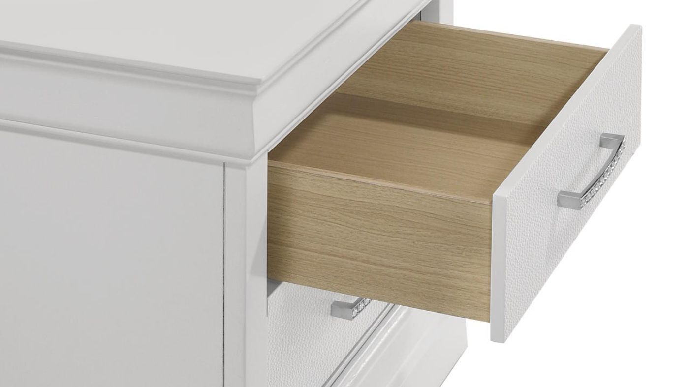 Picture of Amalia King Bedroom Set - White