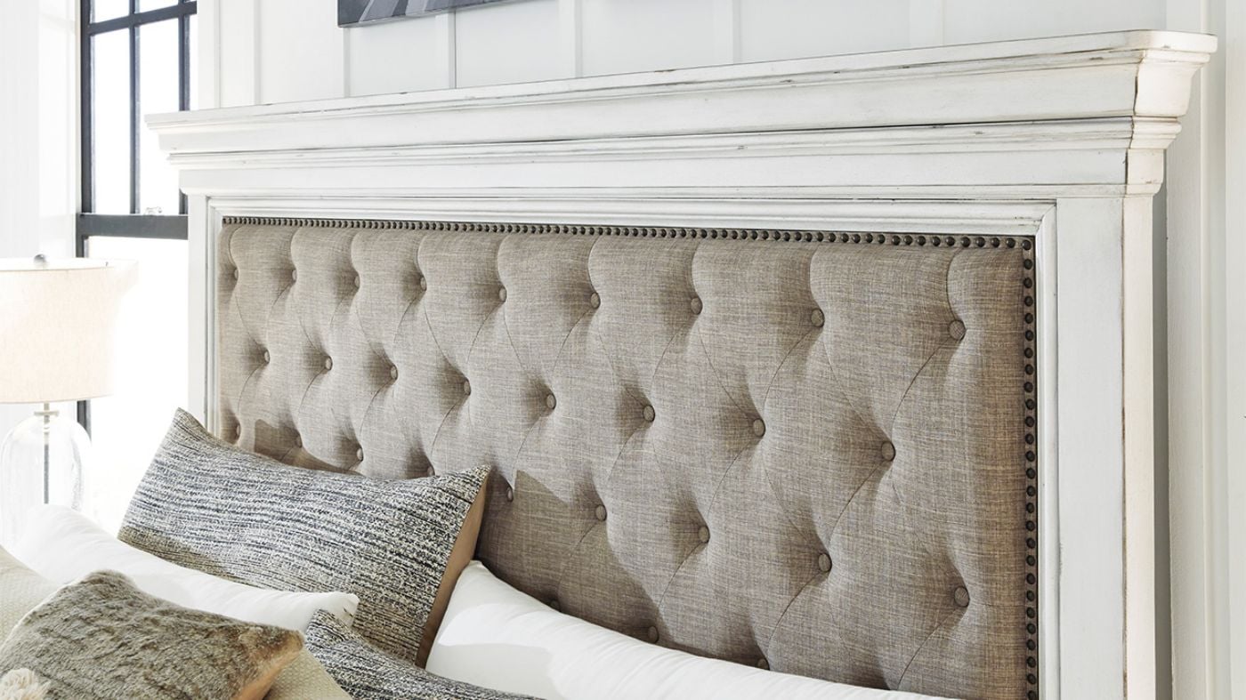 Picture of Kanwyn Queen Upholstered Bed