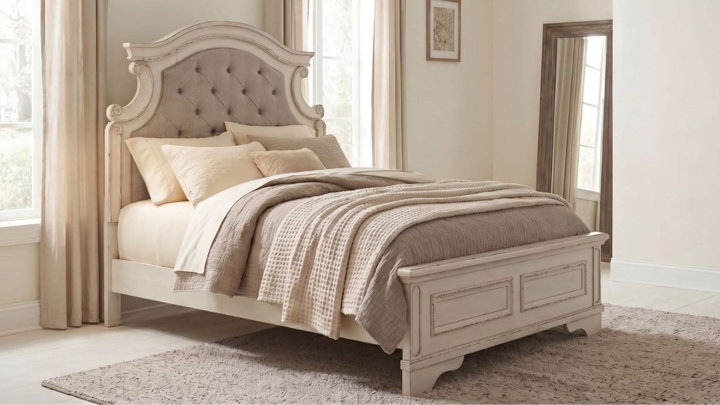 Picture of Realyn Full Panel Bed