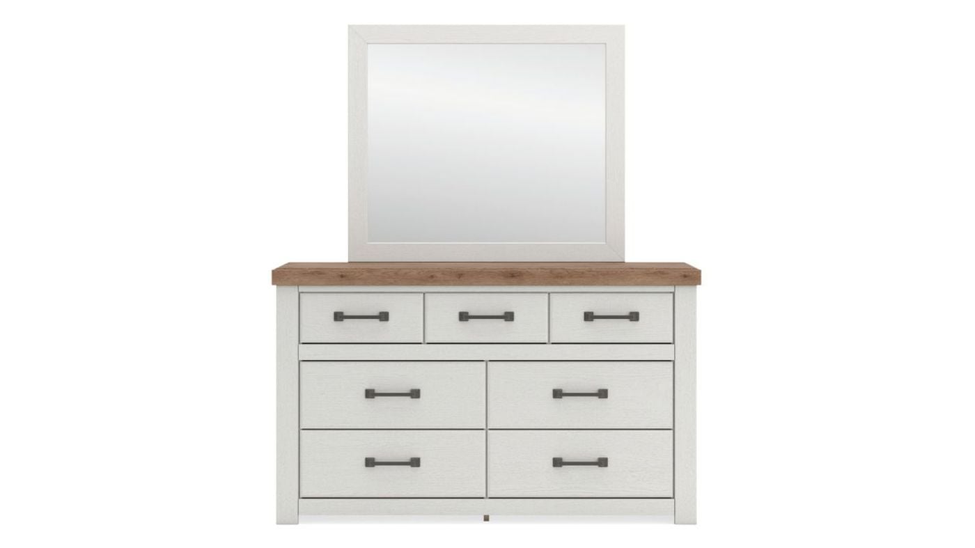 Picture of Savonport Queen Bedroom Set