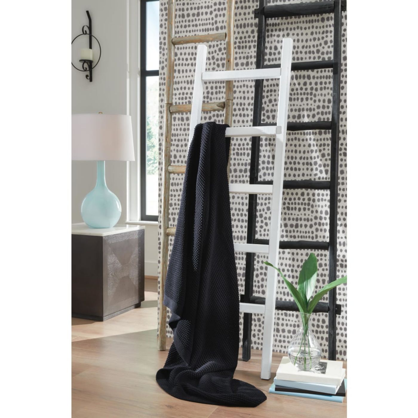 Picture of Gayelery Throw - Black