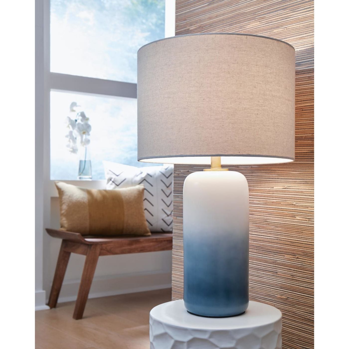 Picture of Ceramic Table Lamp