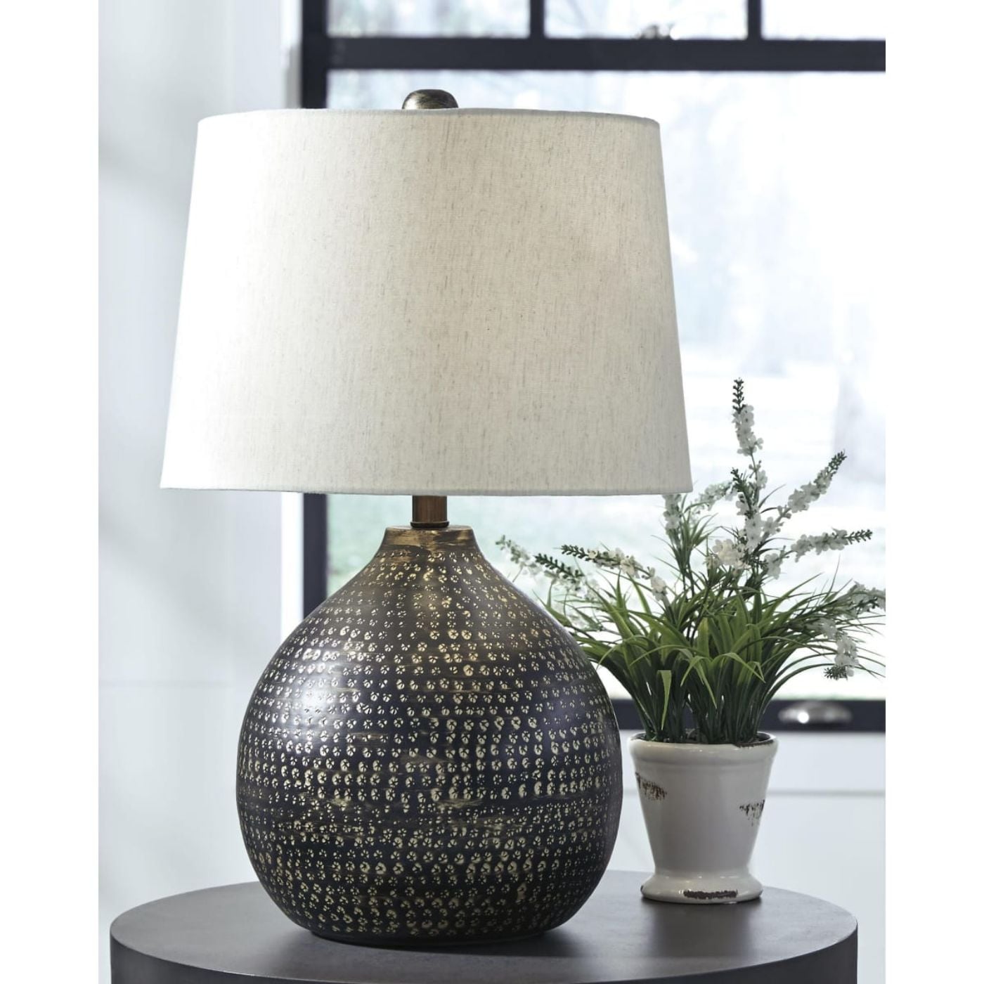 Picture of Maire Metal Table Lamp