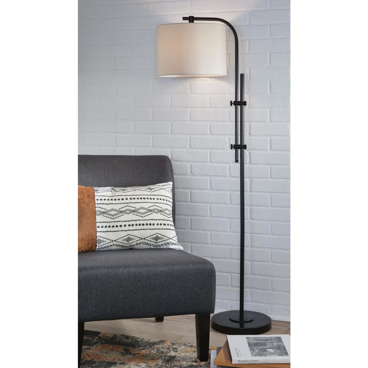 Picture of Metal Floor Lamp