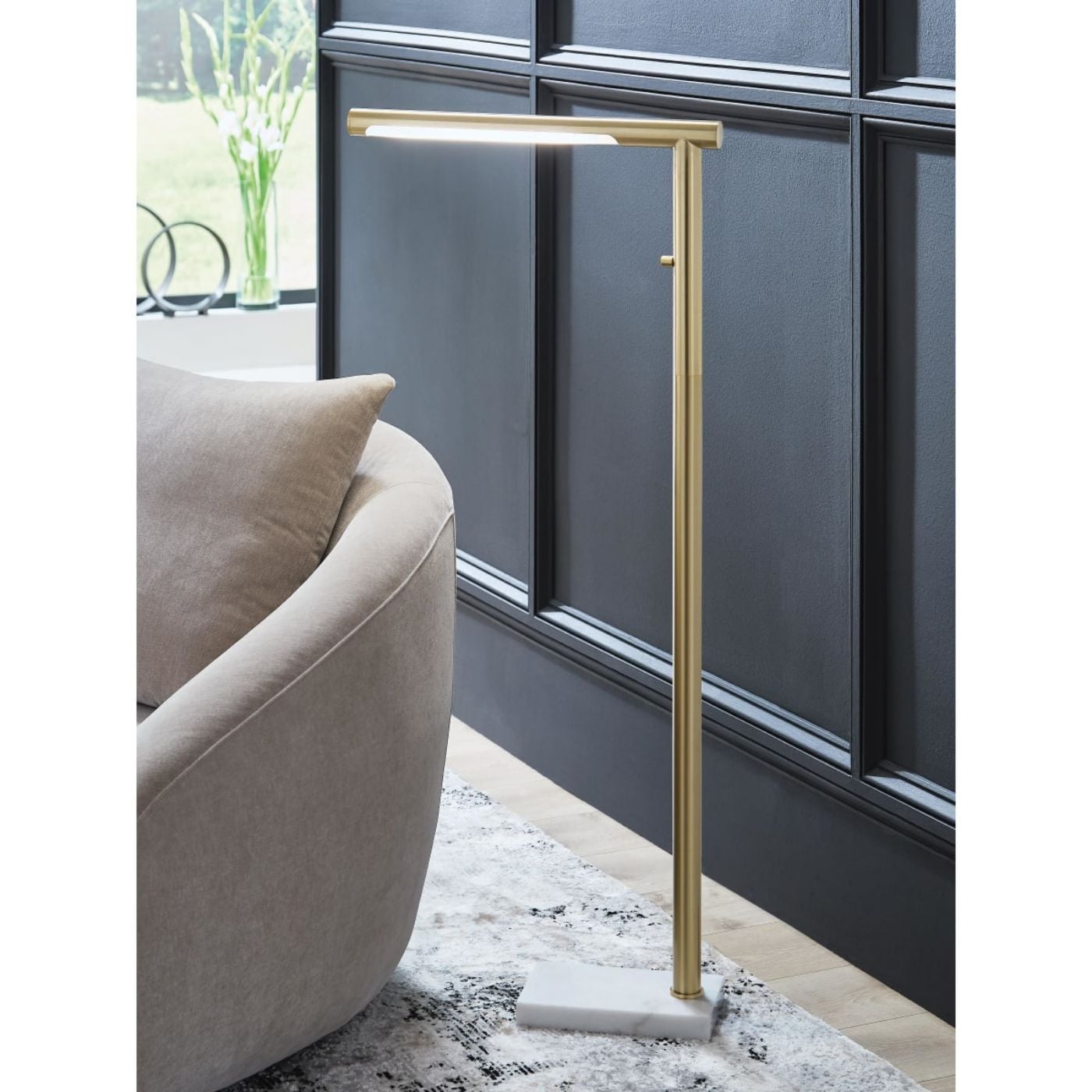 Picture of Santiford Floor Lamp