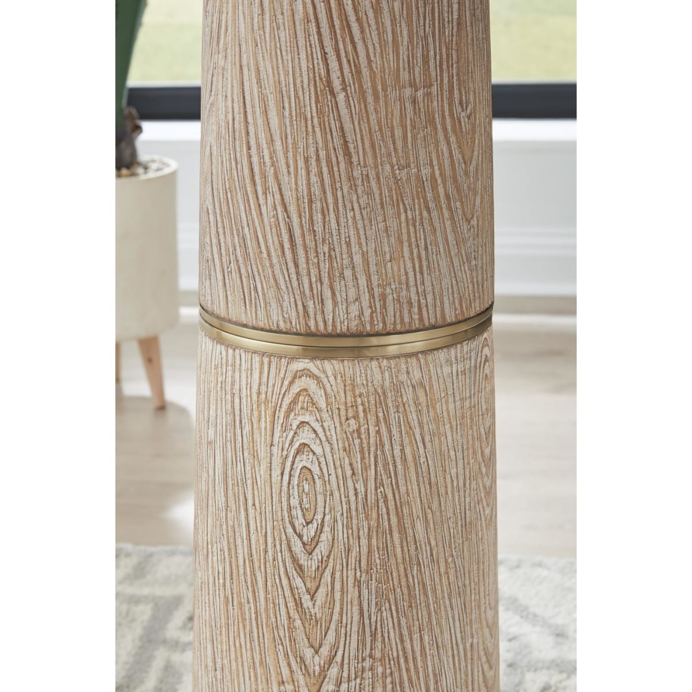 Picture of Gasparleigh Floor Lamp