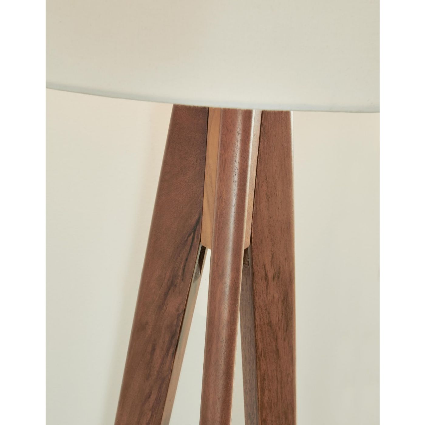 Picture of Wood Floor Lamp Dallson