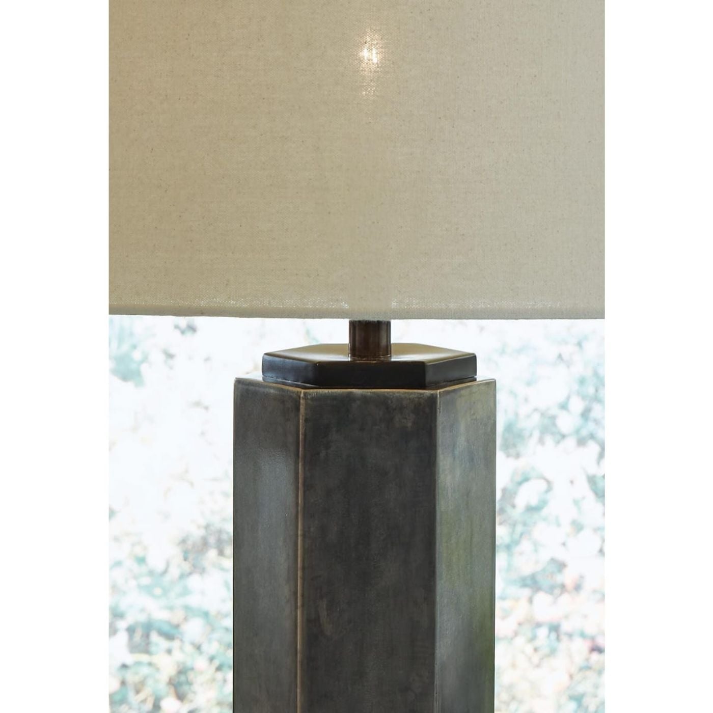 Picture of Metal Table Lamp