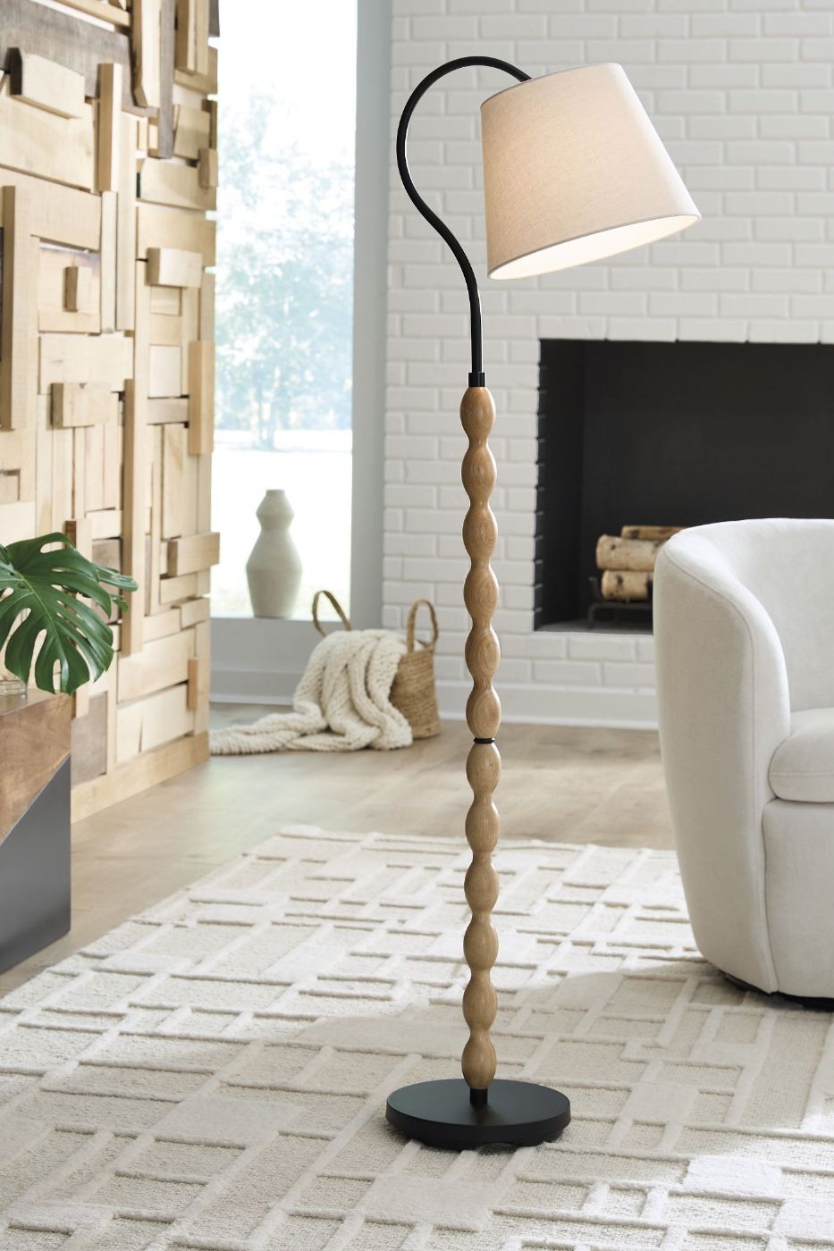 Picture of Corinwell Floor Lamp