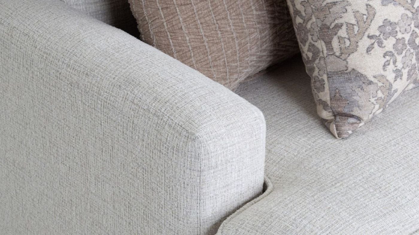 Picture of Quinn Loveseat